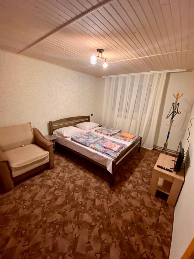 Pid Skeleyu Otel Lazeshchyna Dış mekan fotoğraf