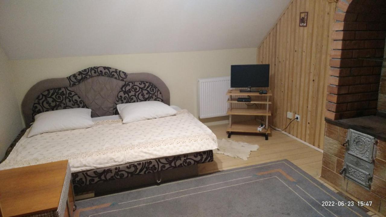 Pid Skeleyu Otel Lazeshchyna Dış mekan fotoğraf